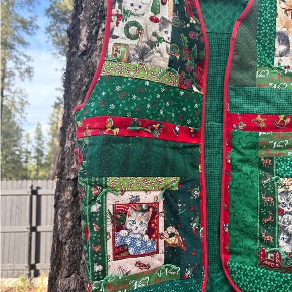Vintage Festive Kitty  Green Women’s Vest - Picture 3 of 9